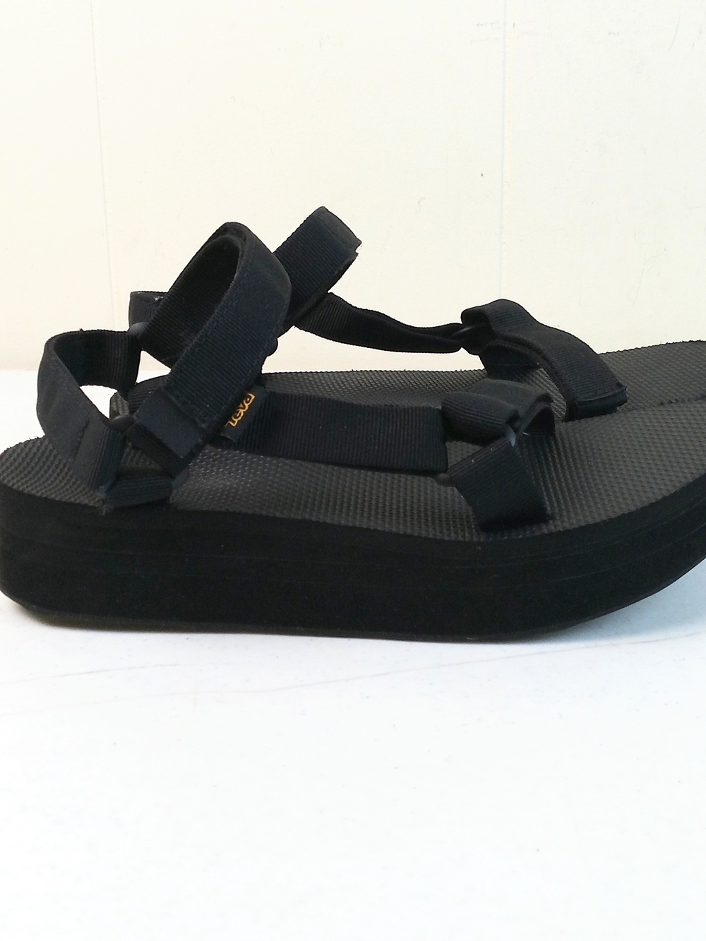 Teva Womens Flatform Universal Sandals Size 10 Black Strappy Outdoor Sport Shoes